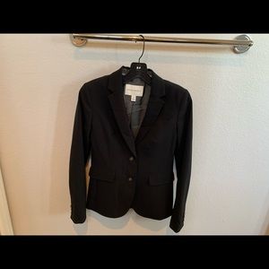3 Banana Republic blazers size 2. Excelent conditions. 2 black and 1 navy blue.